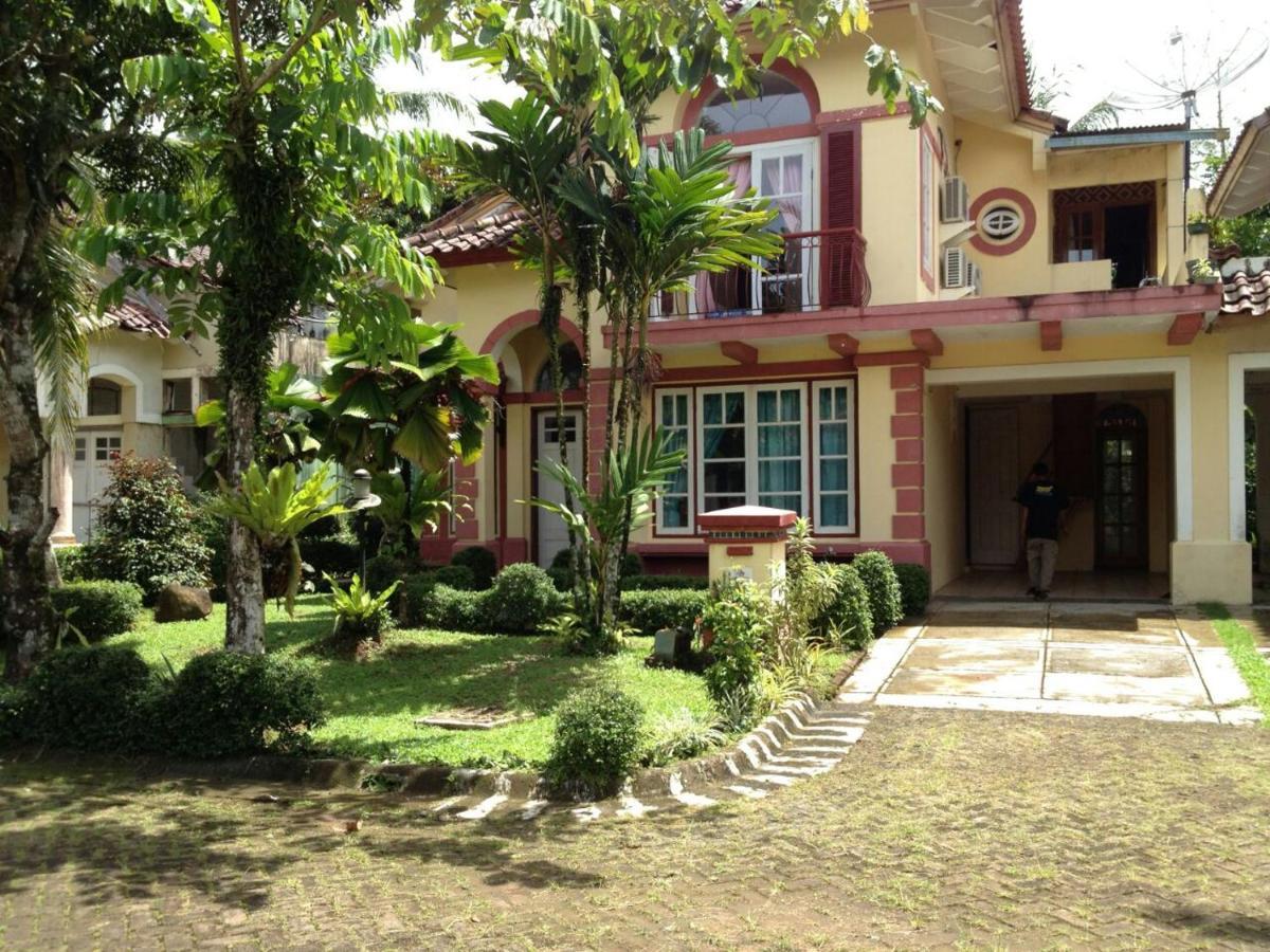 VILLA LIPPO CARITA ANYER CARITA Indonesia HOTELMIX